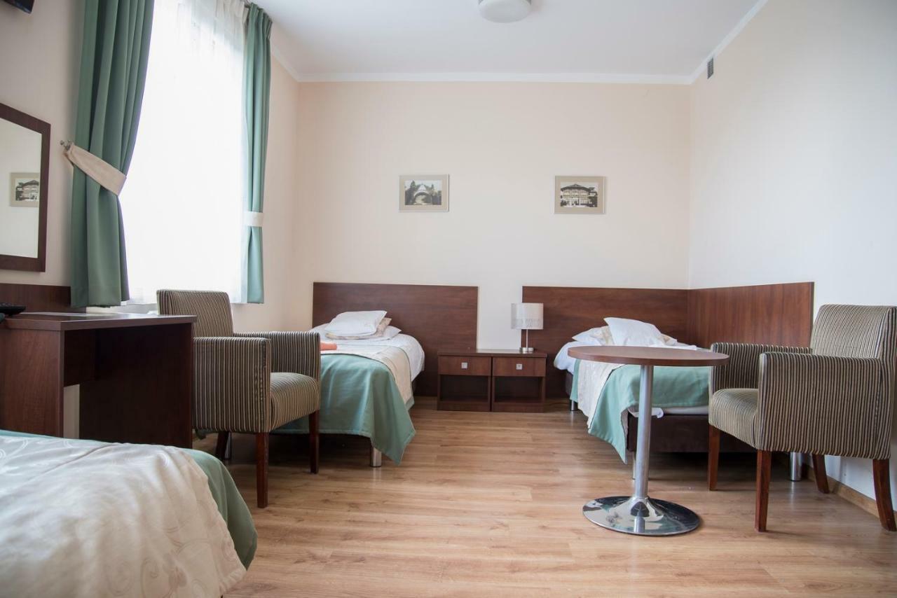 Отель Sanatorium Uzdrowiskowe Lacznosc Цехоцинек Экстерьер фото